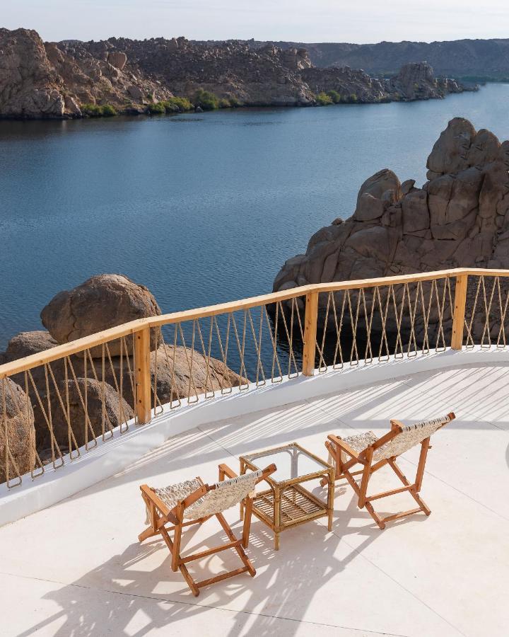 Benben By Dhara Hotels - Adults Only Асуан Екстер'єр фото A balcony with a view of the sea