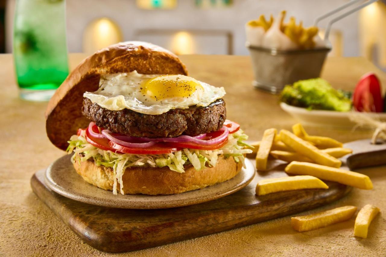 Benben By Dhara Hotels - Adults Only Асуан Екстер'єр фото Egg and Cheese Burger